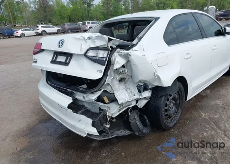 2017 Volkswagen Jetta 1.4T S z USA, uszkodzony, nr VIN 3VW2B7AJ3HM255024